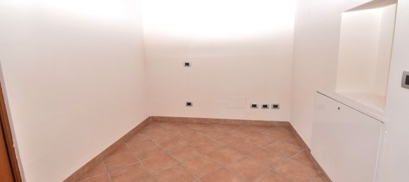 Дом с 4 комнатами в Верона, Италия № 276457 12