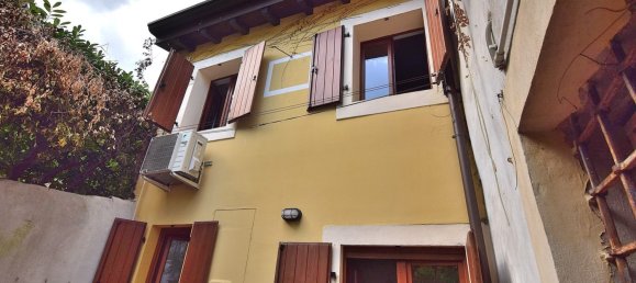 Дом с 4 комнатами в Верона, Италия № 276457 16