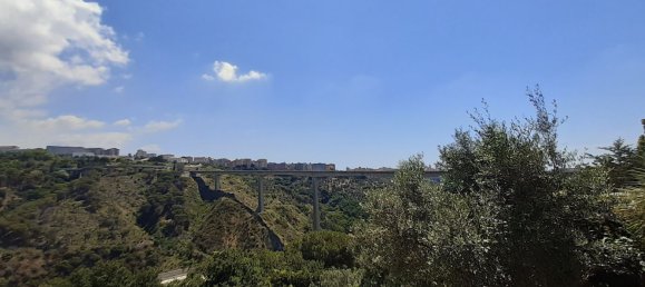 3غرفة شقة في Catanzaro, Italy رقم 71935 44