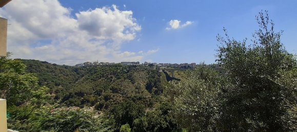 3غرفة شقة في Catanzaro, Italy رقم 71935 45