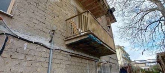 6 rooms Apartment in Cisterna di Latina, Italy No. 288675 4