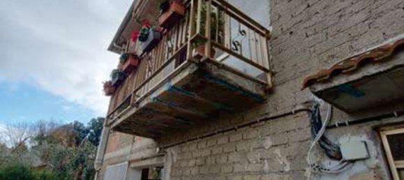 6 rooms Apartment in Cisterna di Latina, Italy No. 288675 3