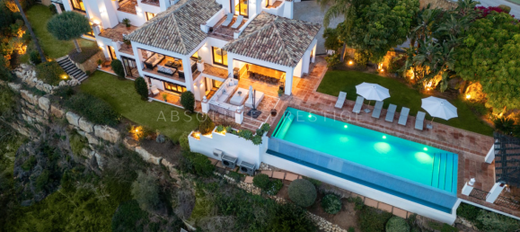 7 bedrooms House in La Quinta, Spain No. 40509 25