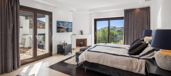 7 bedrooms House in La Quinta, Spain No. 40509 4