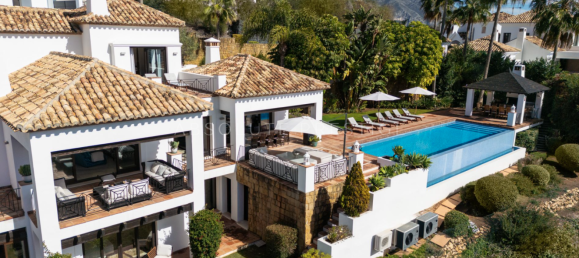 7 bedrooms House in La Quinta, Spain No. 40509 30