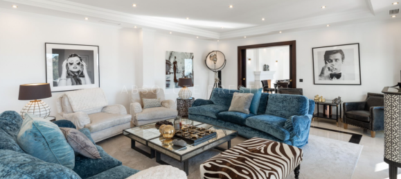 7 bedrooms House in La Quinta, Spain No. 40509 5