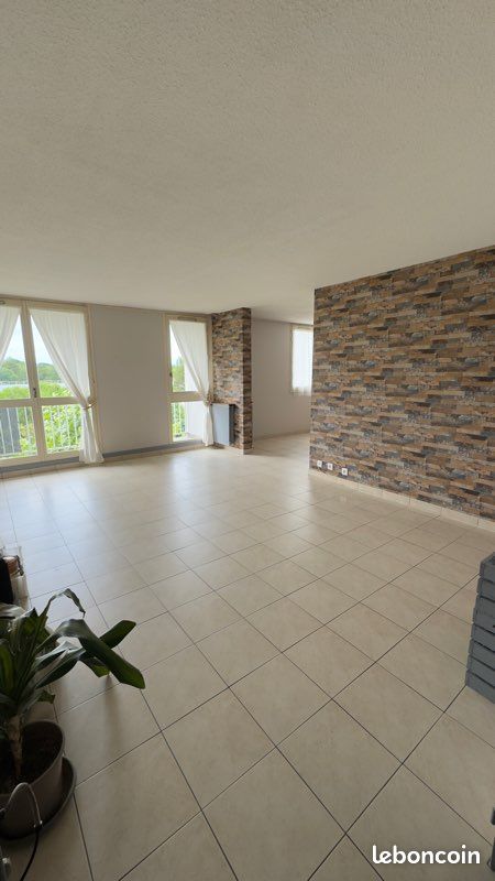 3 غرف نوم شقة في Quincy-sous-Senart, France رقم 361070