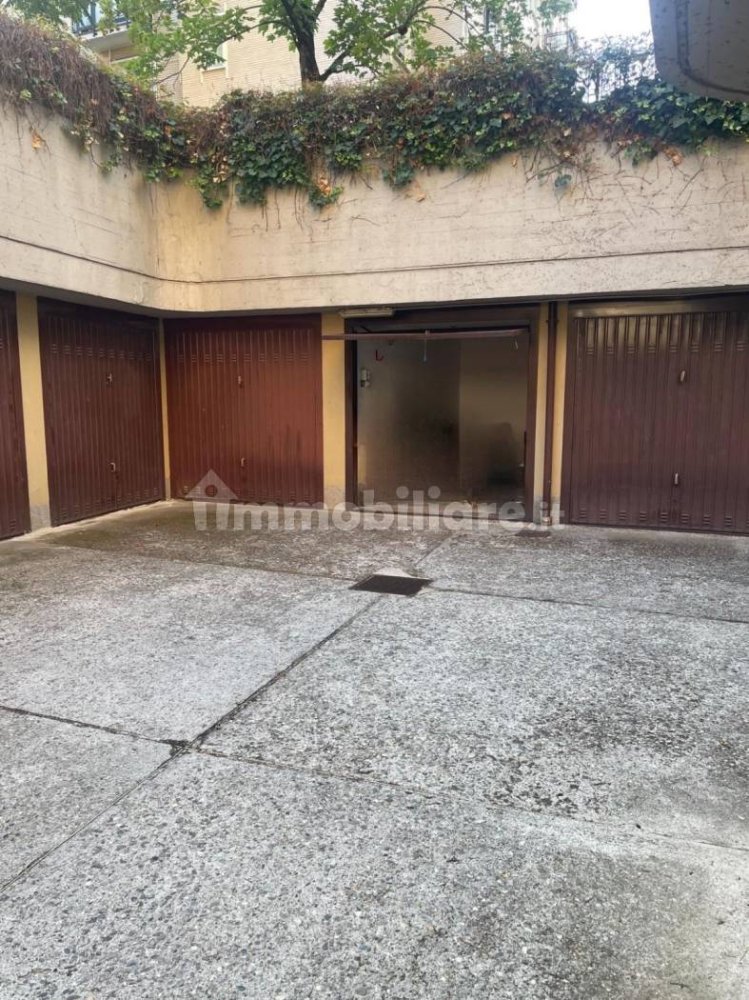 Garagem em Milan, Italy 12 m² N.º 298597
