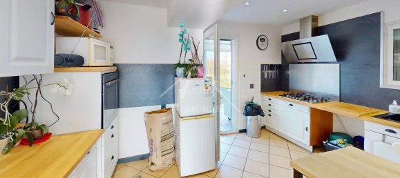 Casa de 3 dormitorios en Etroussat, France No. 44231 22