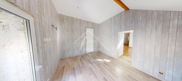 Casa de 3 dormitorios en Etroussat, France No. 44231 29