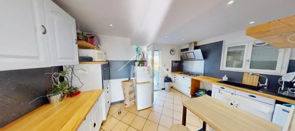 Casa de 3 dormitorios en Etroussat, France No. 44231 4