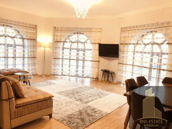 Apartamento de 3 dormitorios en Baku, Azerbaijan No. 1765