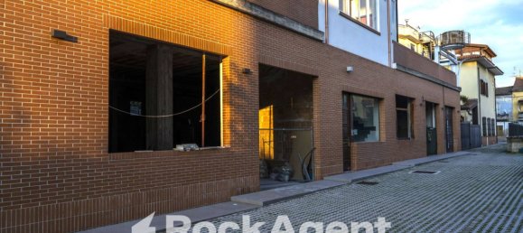 1 room Commercial property in Battipaglia, Italy No. 262755 9