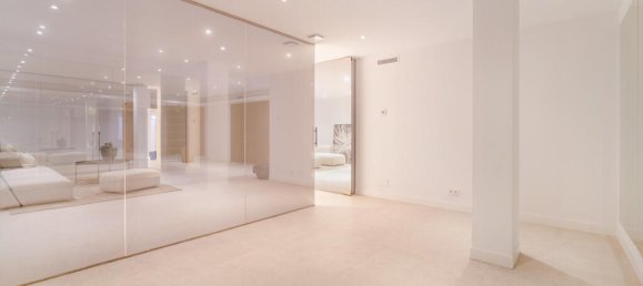 6 bedrooms Villa in Marbella, Spain No. 106220 12