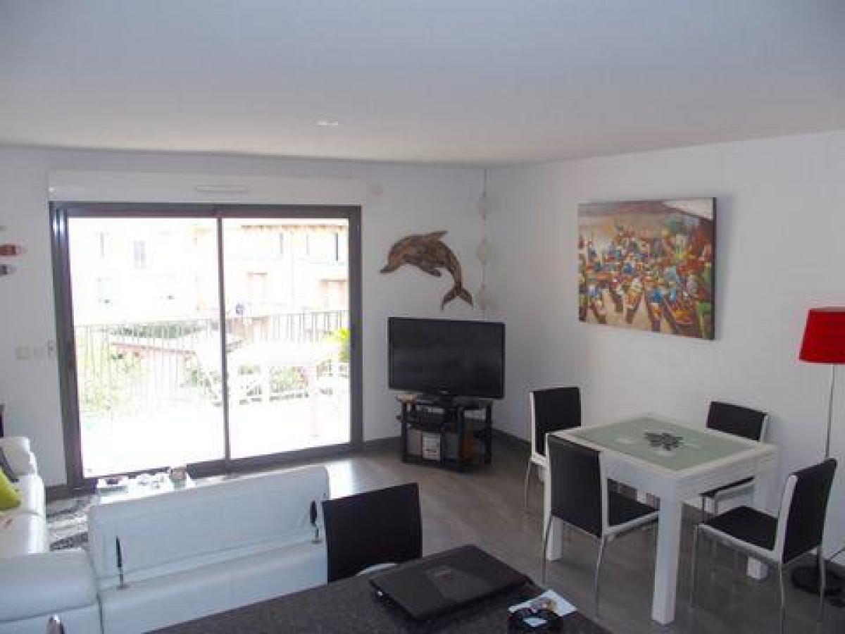 2 Schlafzimmer Wohnung in Saint-Raphael, France, Nr. 5352