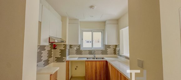 4 bedrooms Townhouse in Dubai Land, UAE No. 33273 4