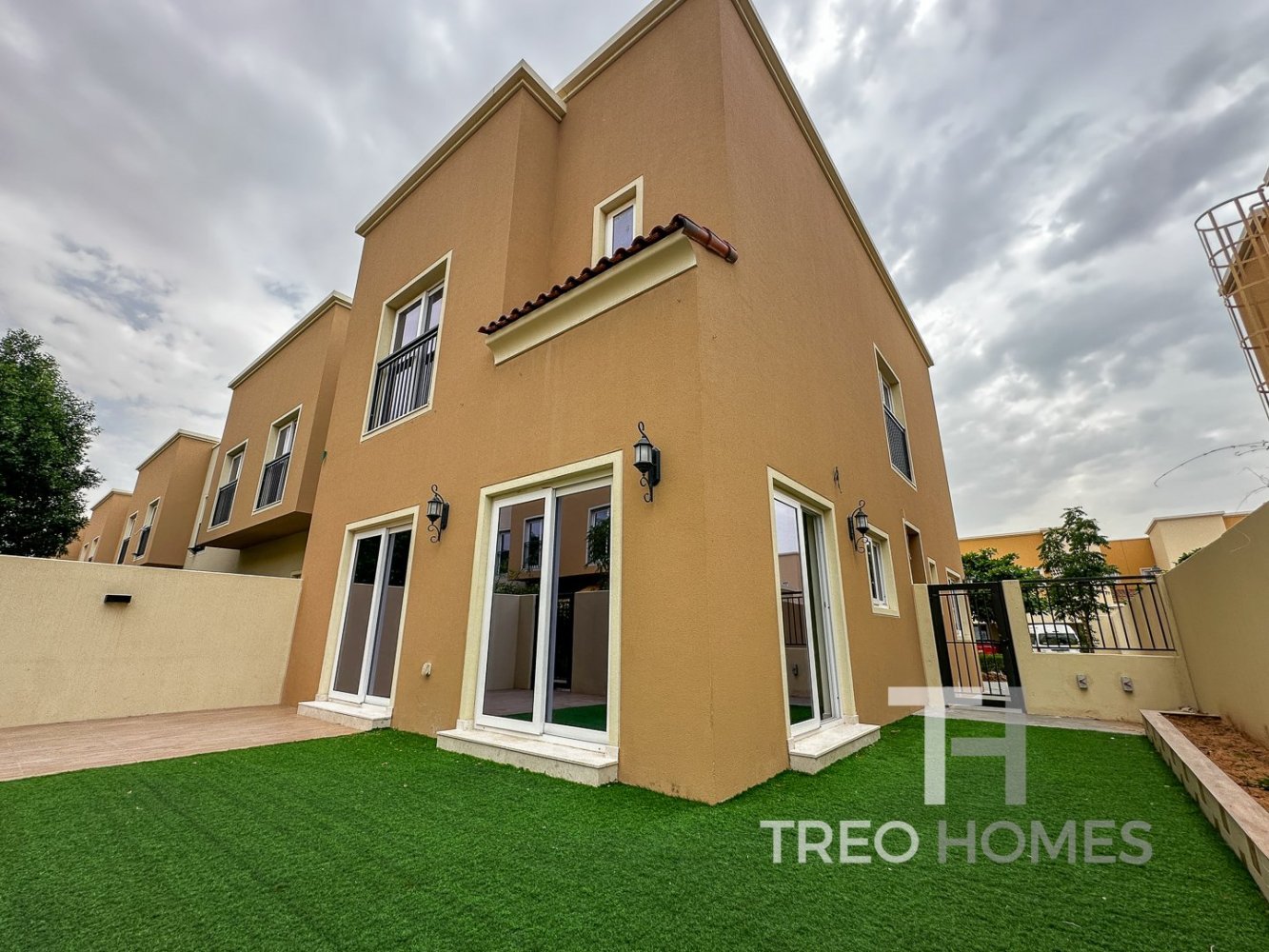 4 bedrooms Townhouse in Dubai Land, UAE No. 33273