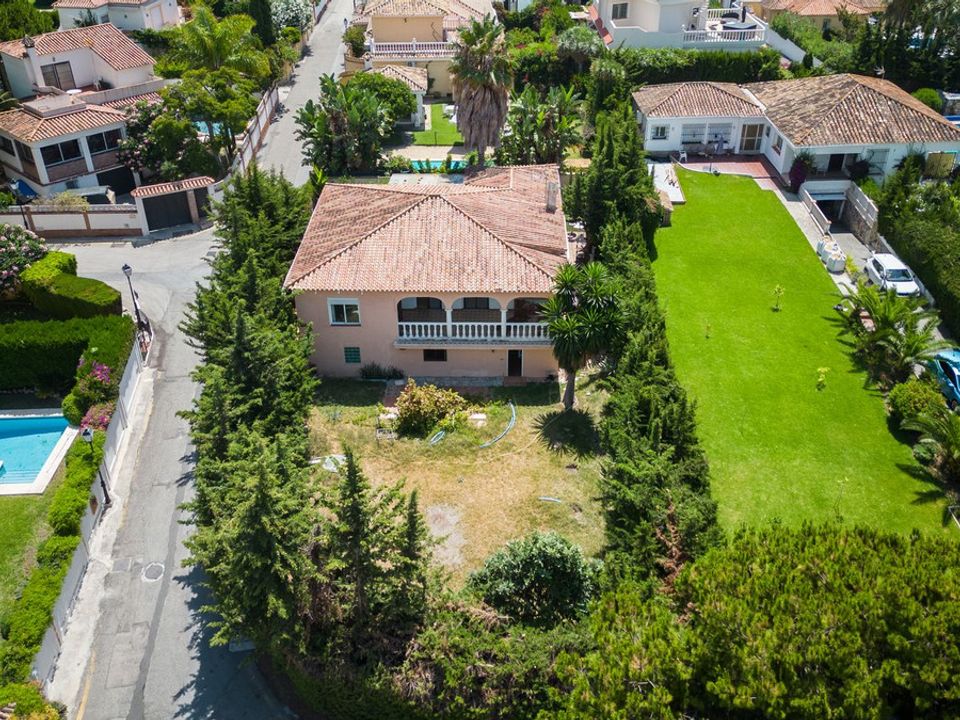 4 bedrooms Villa in Marbella, Spain No. 274210