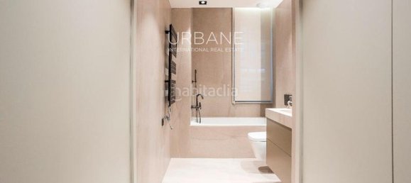 2 Schlafzimmer Wohnung in Ciutat Vella, Spain, Nr. 103365 12