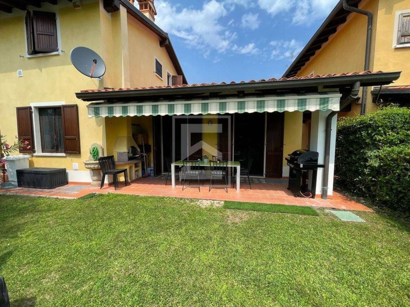 4 bedrooms House in Soiano del Lago, Italy No. 329056