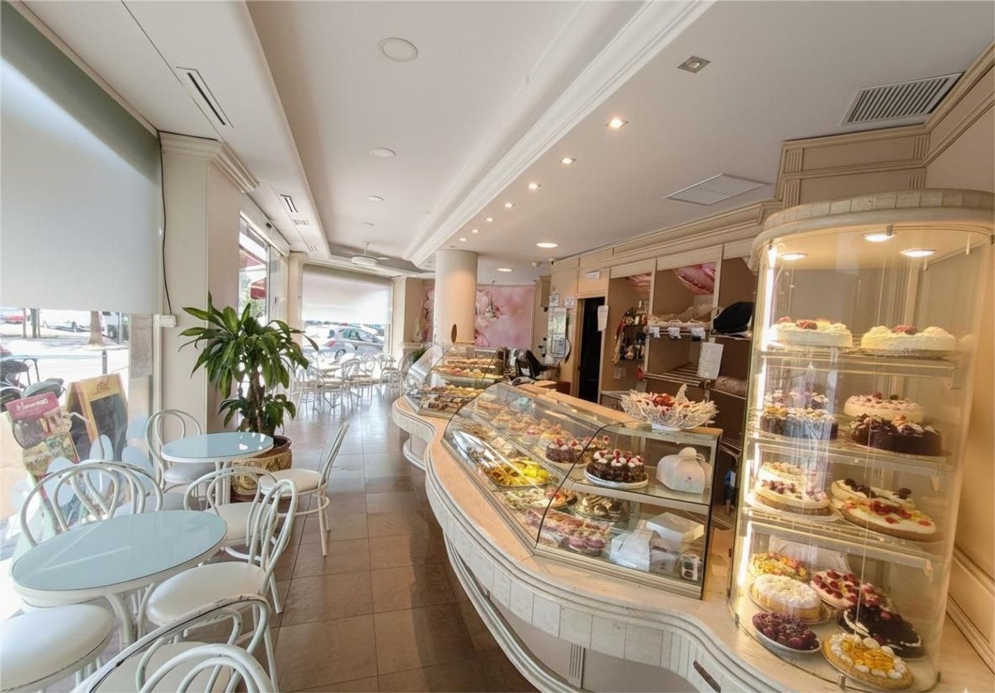 Gewerbliche Immobilie in Valencia, Spain 130m², Nr. 216824