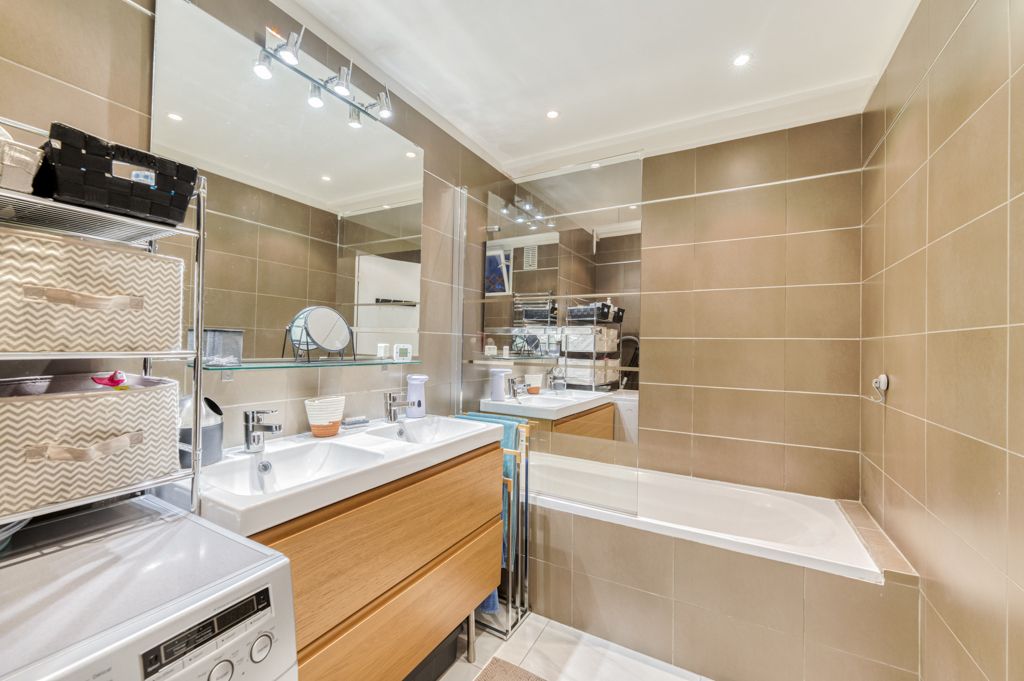 2 chambres Appartement à Saint-Maur-des-Fossés, France No. 181751