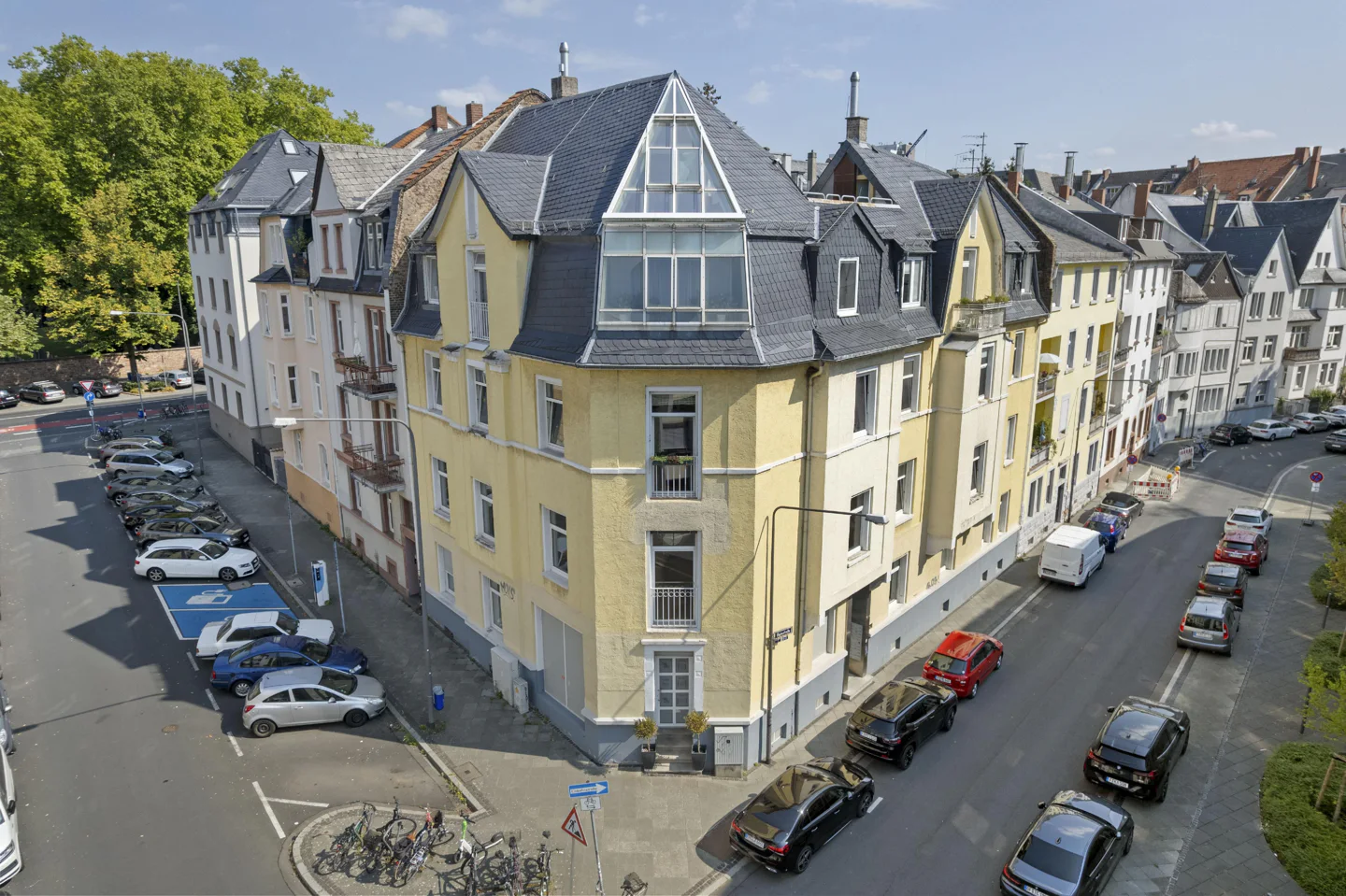 3 bedrooms Apartment in Frankfurt am Main, Germany No. 348260