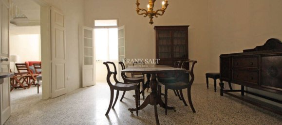 3 bedrooms Townhouse in Sliema, Malta No. 9828 11