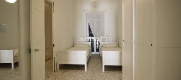 3 bedrooms Townhouse in Sliema, Malta No. 9828 15