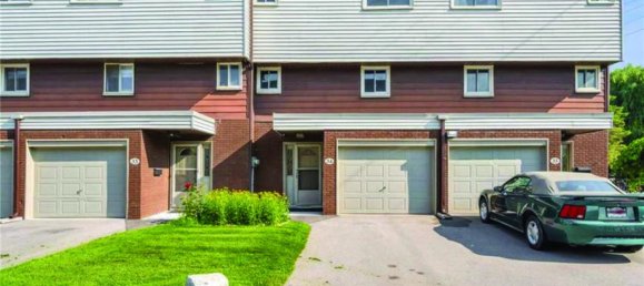 3 bedrooms House in Dundas, Canada No. 643 2