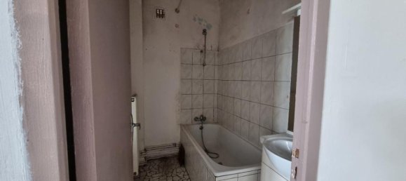 Edifício de 14 divisões em Signy-le-Petit, France N.º 68688 14