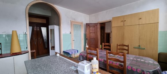 Edifício de 14 divisões em Signy-le-Petit, France N.º 68688 2