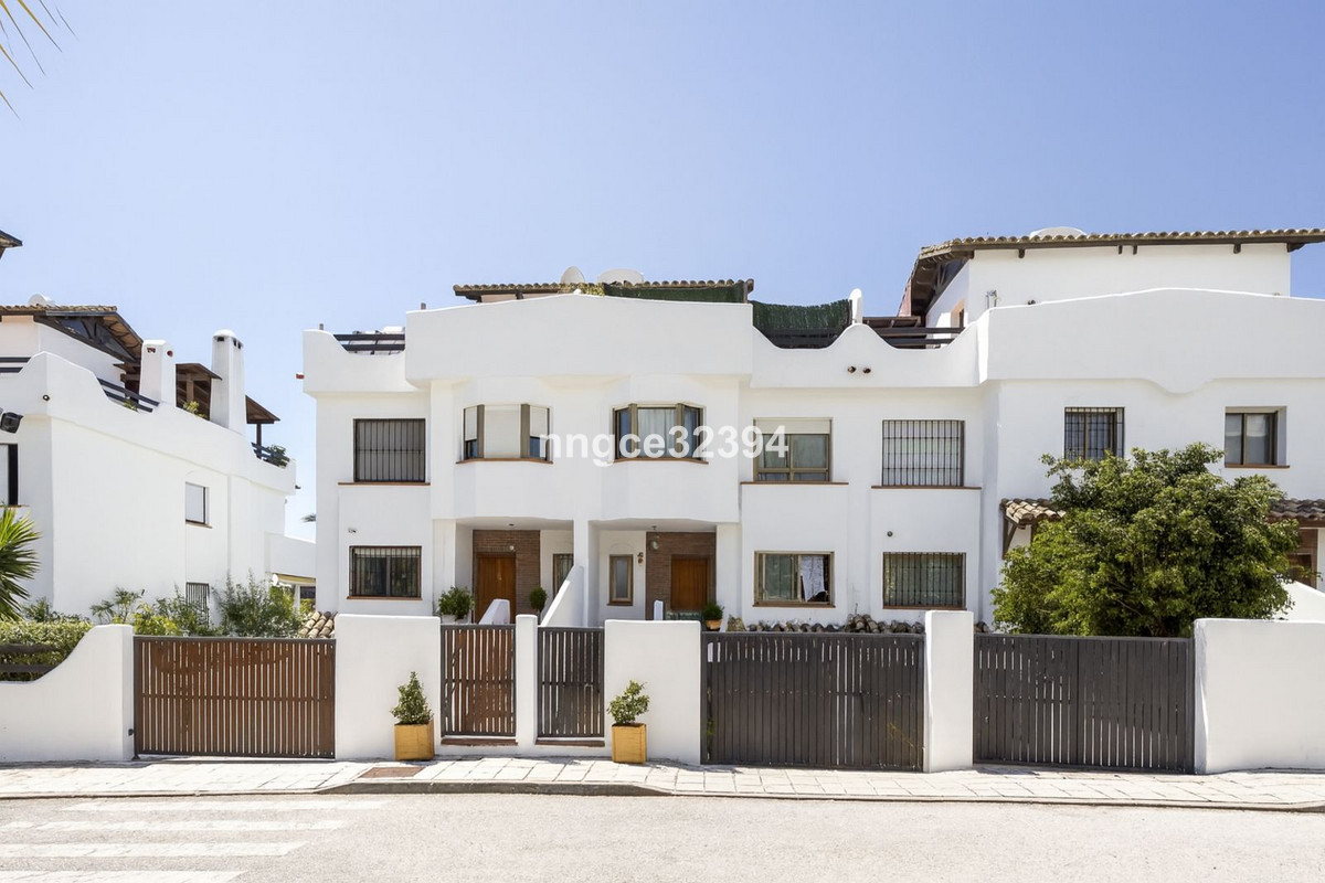 4 bedrooms Apartment in Malaga, Spain No. 266996