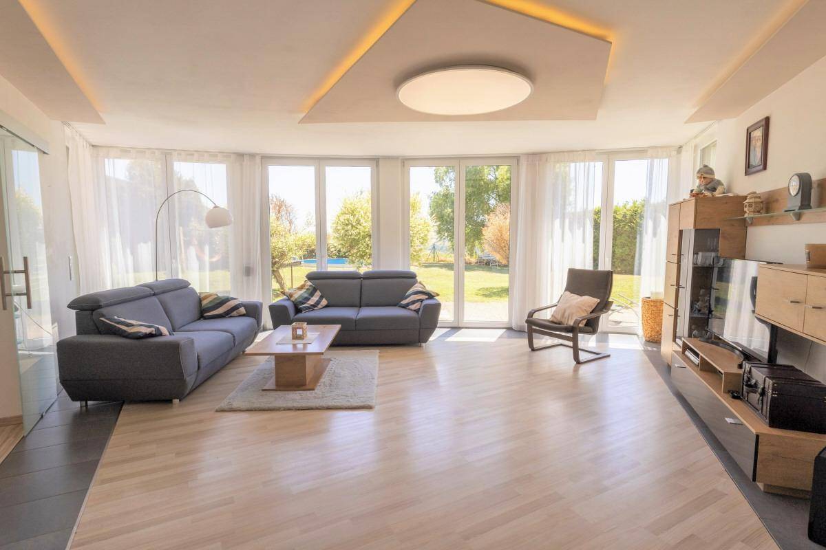 Casa de 6 habitaciónes en Neunkirchen, Austria No. 152558