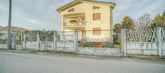 5 rooms Villa in Fagnano Olona, Italy No. 89155 31