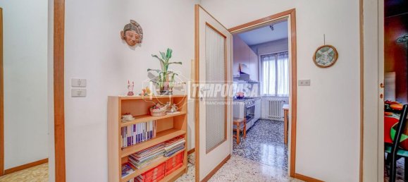 5 rooms Villa in Fagnano Olona, Italy No. 89155 7