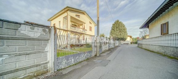 5 rooms Villa in Fagnano Olona, Italy No. 89155 32