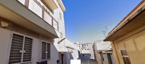 5 rooms Apartment in Bari, Italy No. 236586 2