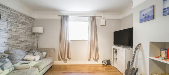 1 bedroom Apartment in London, United Kingdom No. 7821 21