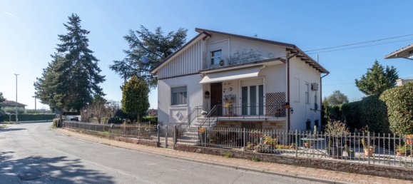 3 bedrooms Apartment in Gradara, Italy No. 33265 2