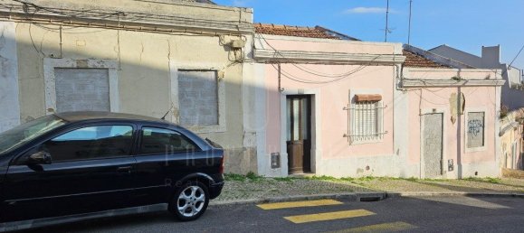 9 bedrooms Building in Lisbon, Portugal No. 126203 7