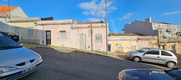 9 bedrooms Building in Lisbon, Portugal No. 126203 5