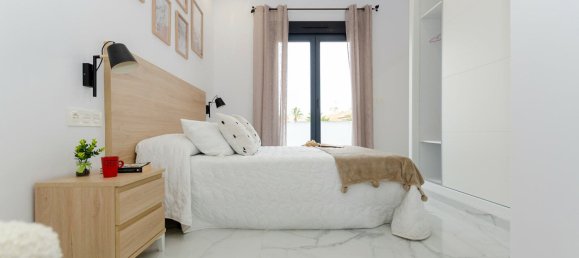 3 bedrooms House in Torrevieja, Spain No. 285851 7