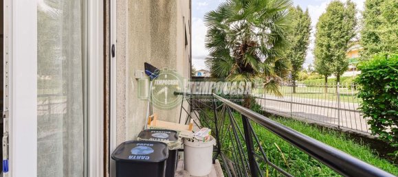 3 rooms Apartment in Azzano San Paolo, Italy No. 299854 13