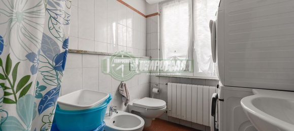 3 rooms Apartment in Azzano San Paolo, Italy No. 299854 16