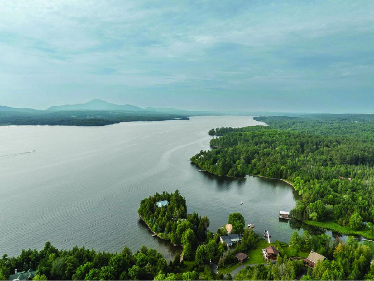 2 bedrooms House in Magog, Canada No. 663