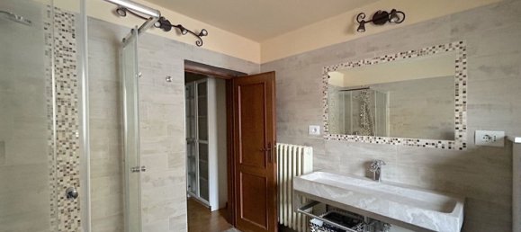 Casa de 5 habitaciónes en Campi Bisenzio, Italy No. 196742 27