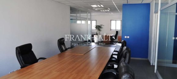 110m² Office in Gzira, Malta No. 12040 6