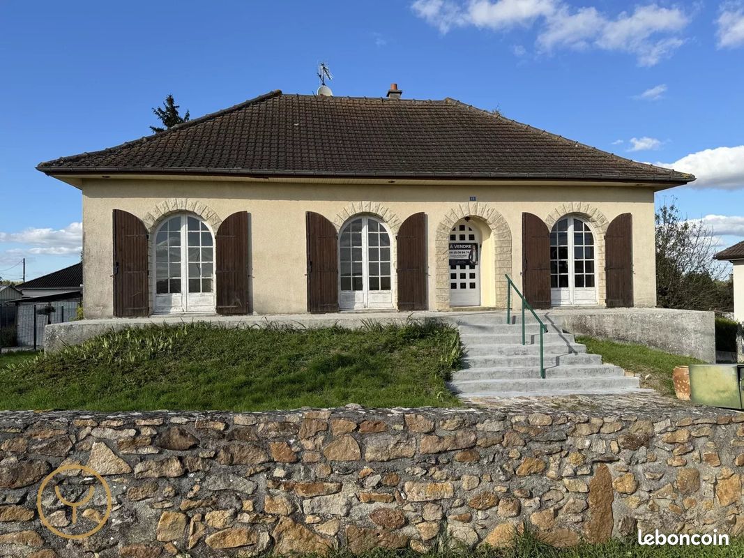 2 bedrooms House in Crancey, France No. 237305