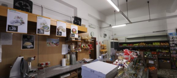 132m² Commercial property in Masone, Italy No. 269700 3